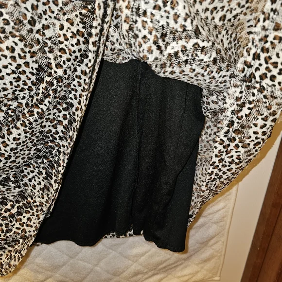 3x Vintage Fashion Bug Brown and Black Ruffled Sleeveless Top Animal Print - Picture 5 of 8